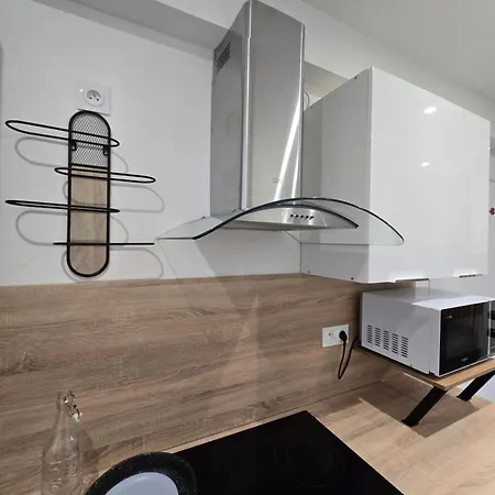 Entier 35m2 Avec Wifi - 2chambres - Renove - Hypercentre * Foix